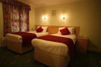 Grange Moor 3*