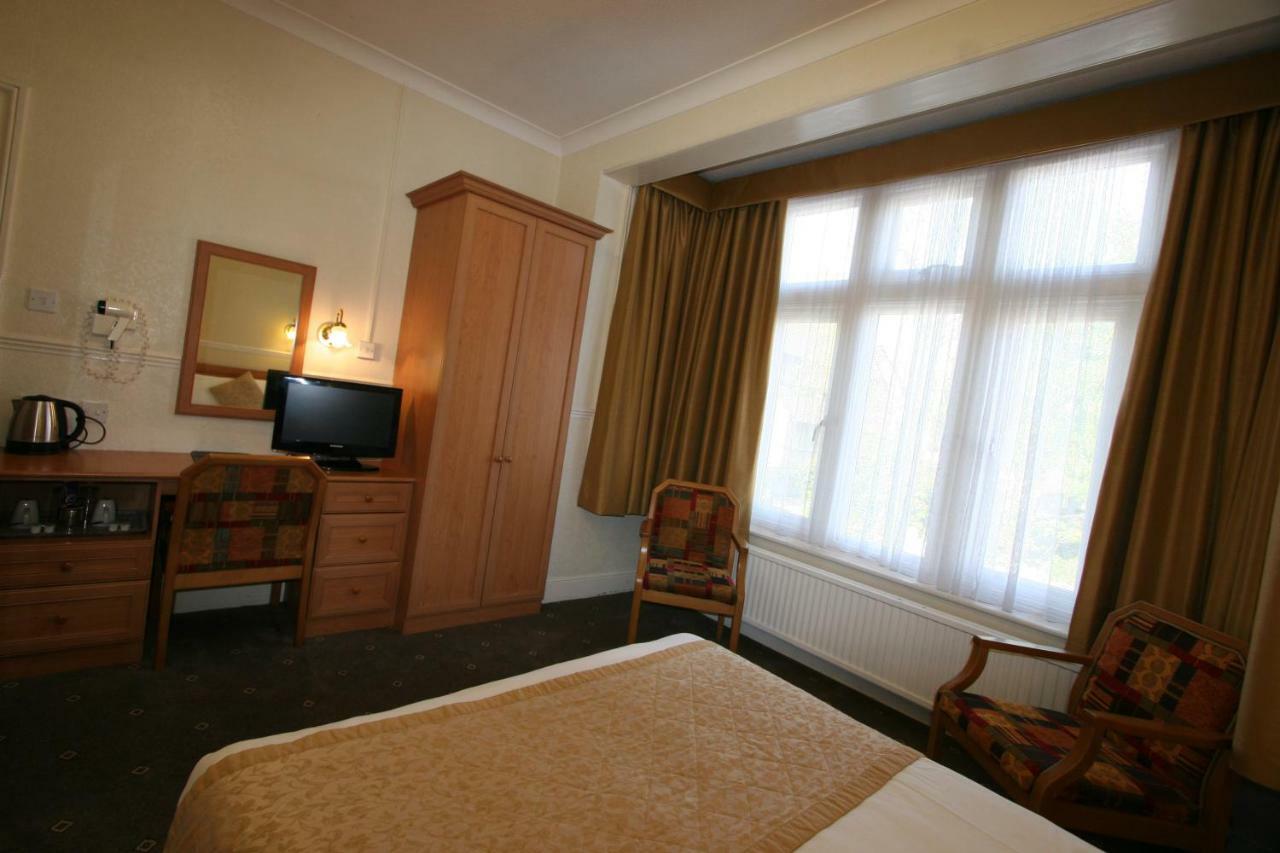 Grange Moor Hotel